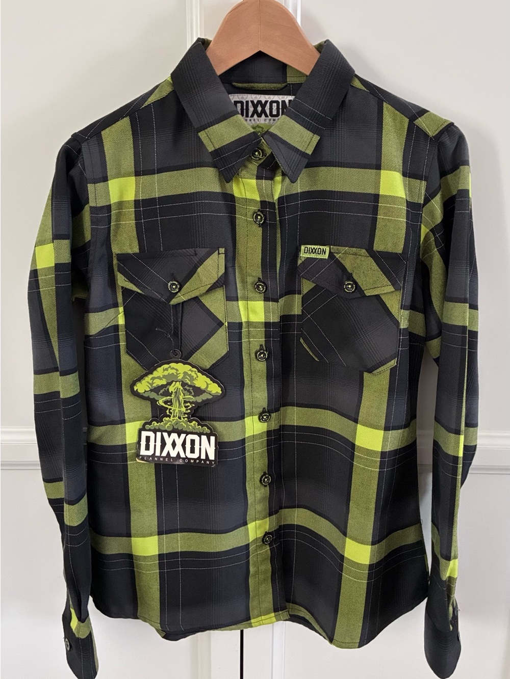 DIXXON Black & Green Plaid Long-Sleeve Button-Down Shirt